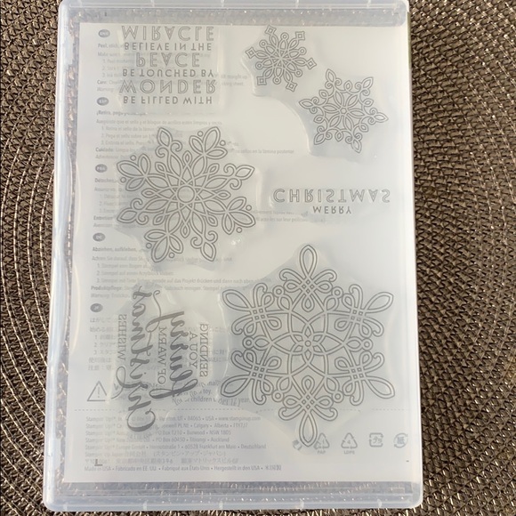 Stampin’Up Flurry of Wishes and Snow Flurry punch - Picture 3 of 5